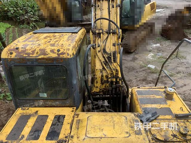 驾驶室顶部（整机外观）