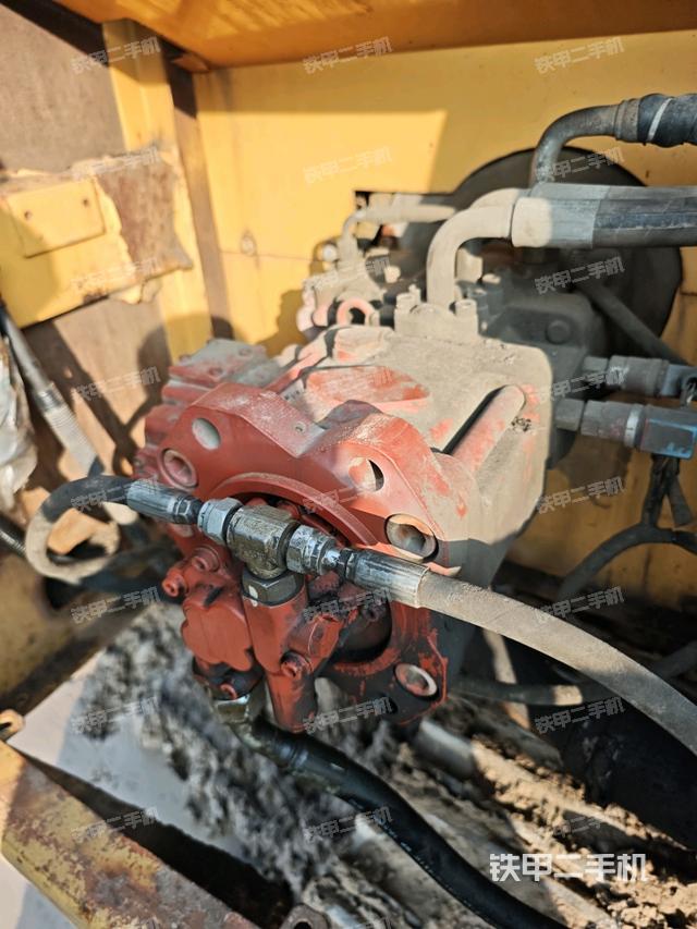 液壓泵斜45?左（大件艙室）