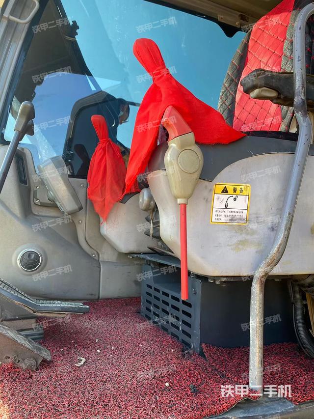 駕駛室整體（整機(jī)外觀）