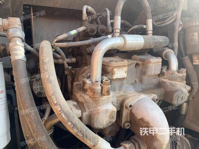 液壓泵艙室正面整體（整機(jī)外觀）