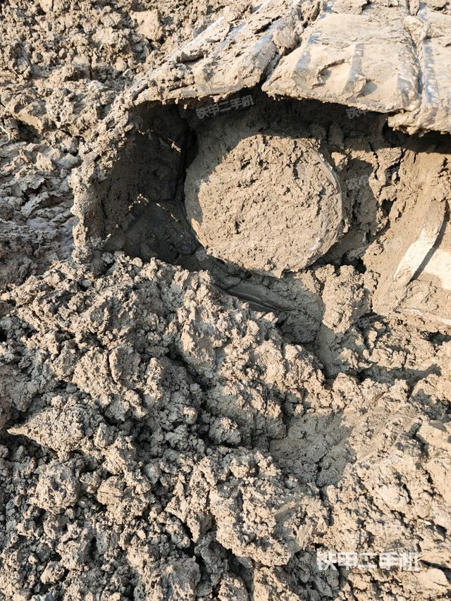 右驅(qū)動(dòng)輪（行走機(jī)構(gòu)）