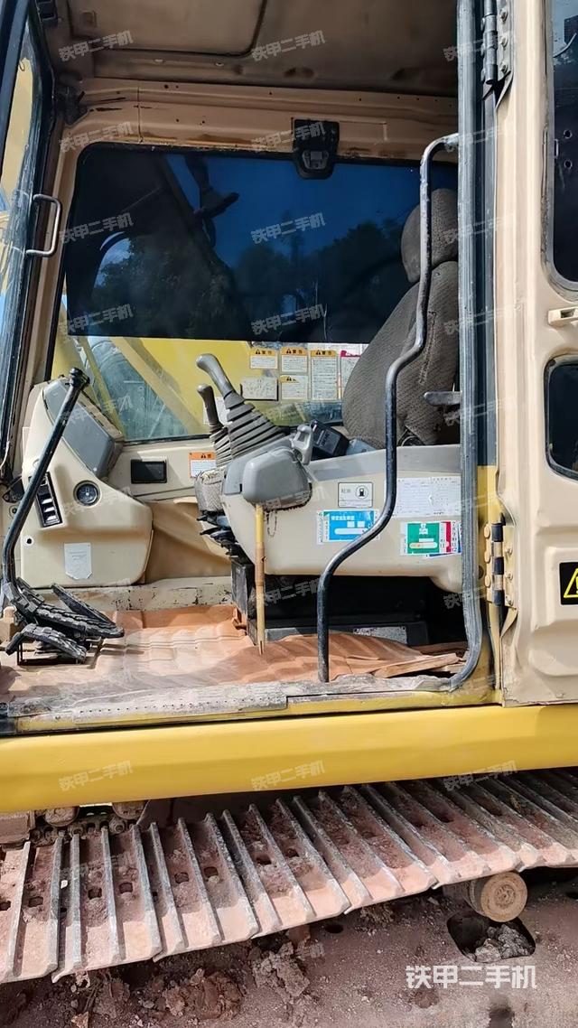 驾驶室顶部（整机外观）