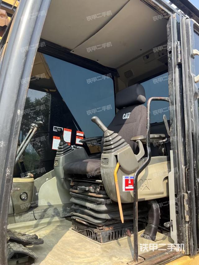 驾驶室整体（整机外观）