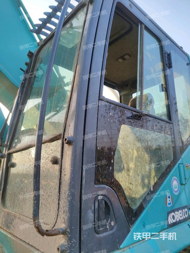 駕駛室左前45度（駕駛室部分）