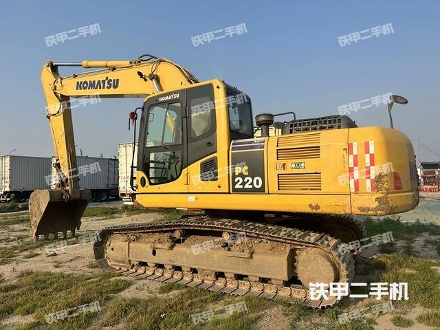 小松PC220-8M0挖掘机