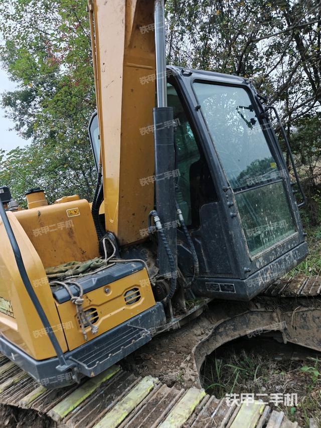 小臂整體左后（工作和回轉裝置）