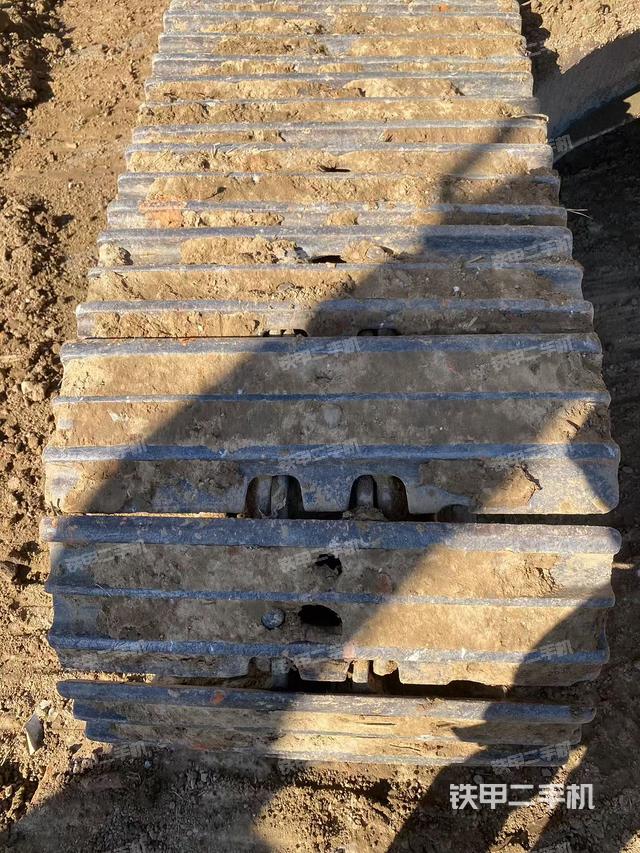 單側(cè)履帶整體（整機(jī)外觀）