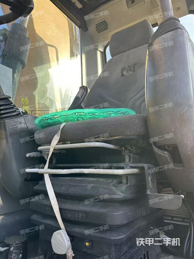 驾驶室顶部（整机外观）