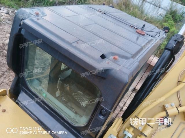 駕駛室頂部俯視（上車(chē)部件）