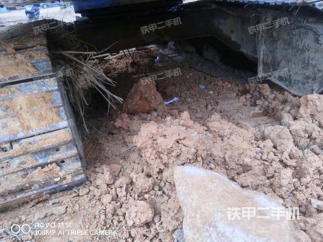 转盘和下车架正前（工作和回转装置）