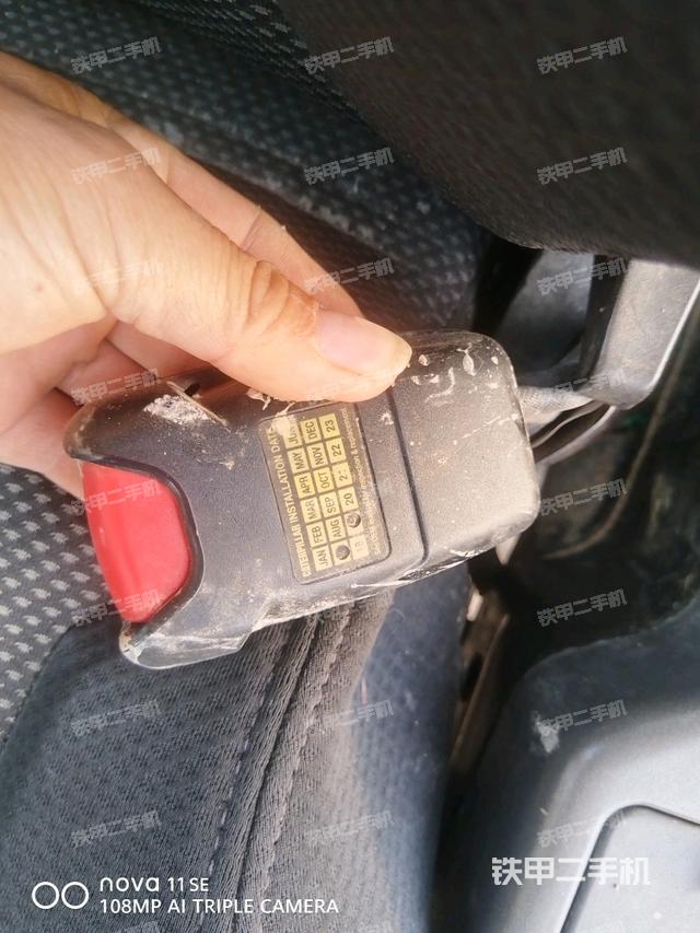 右侧玻璃角标（驾驶室部分）