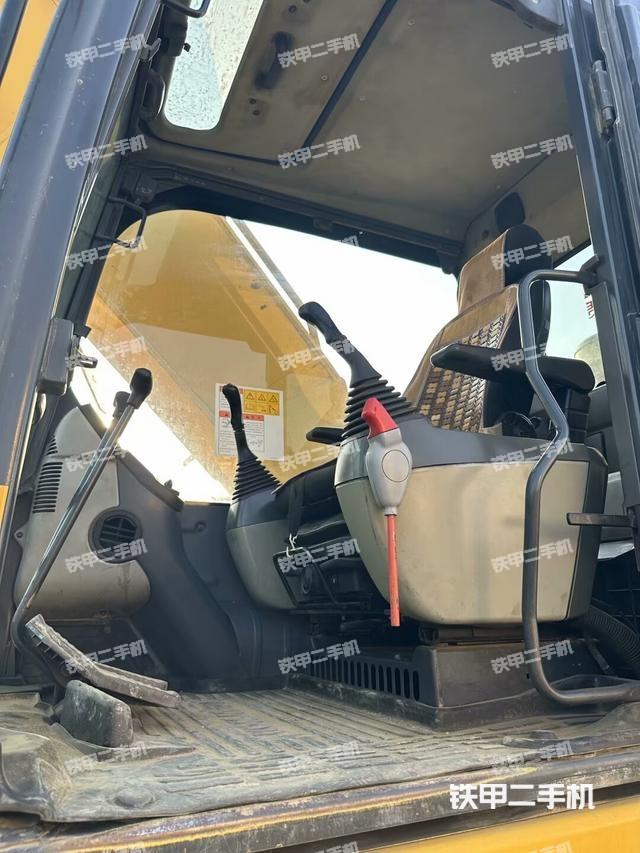 驾驶室整体（整机外观）