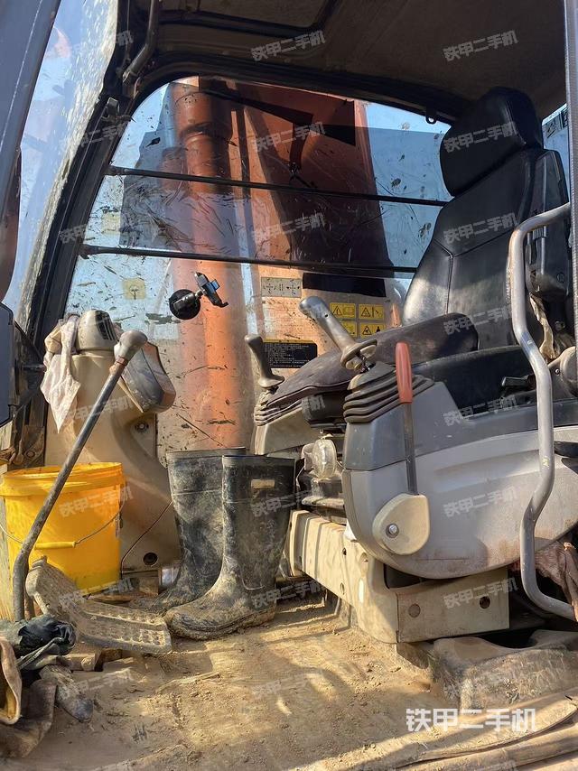 驾驶室整体（整机外观）