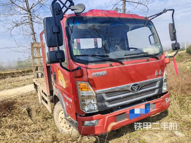 整機右側（設備外觀及核心部件）