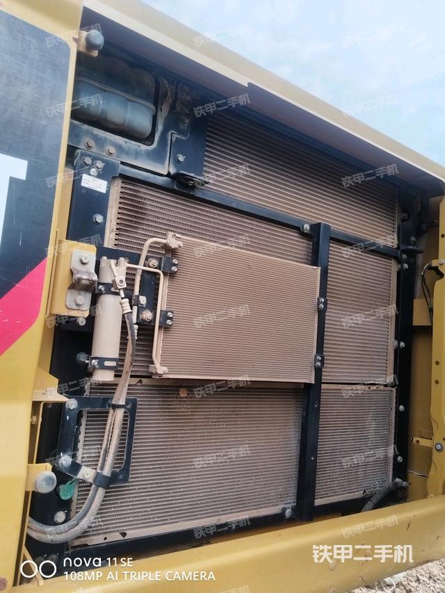 散熱器正面（大件艙室）