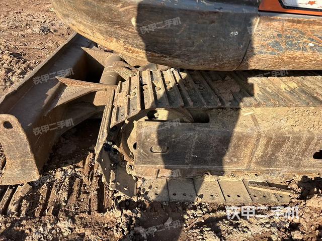 右驅(qū)動輪（行走機(jī)構(gòu)）