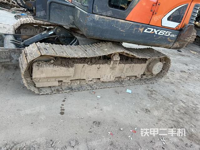 左侧履带整体 （行走机构）