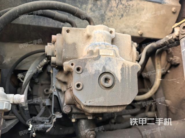 液壓泵艙室正面整體（整機(jī)外觀）