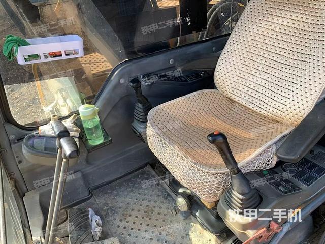 駕駛室整體（整機(jī)外觀）