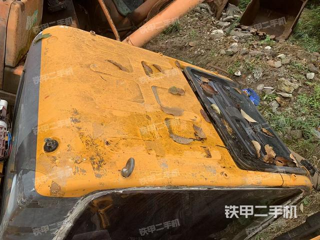 驾驶室顶部（整机外观）