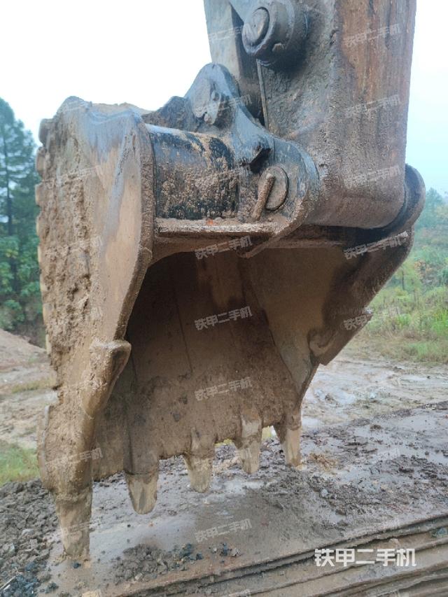 鏟斗右后整體（工作和回轉(zhuǎn)裝置）