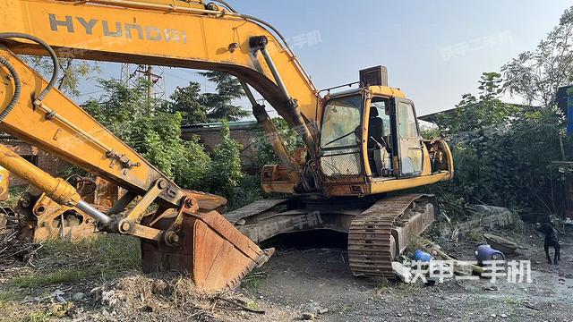 现代R300LC-5挖掘机