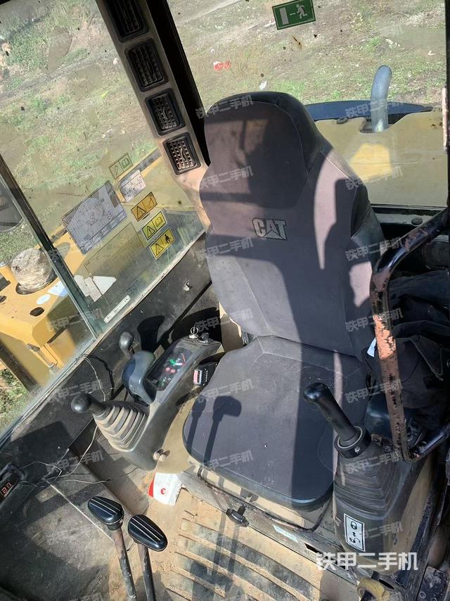 驾驶室整体（整机外观）