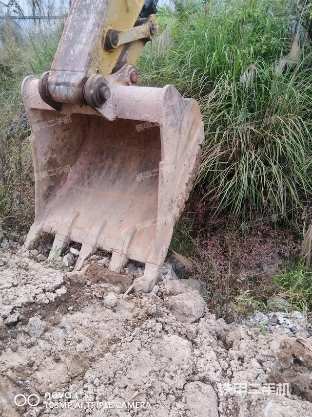 鏟斗右后整體（工作和回轉(zhuǎn)裝置）