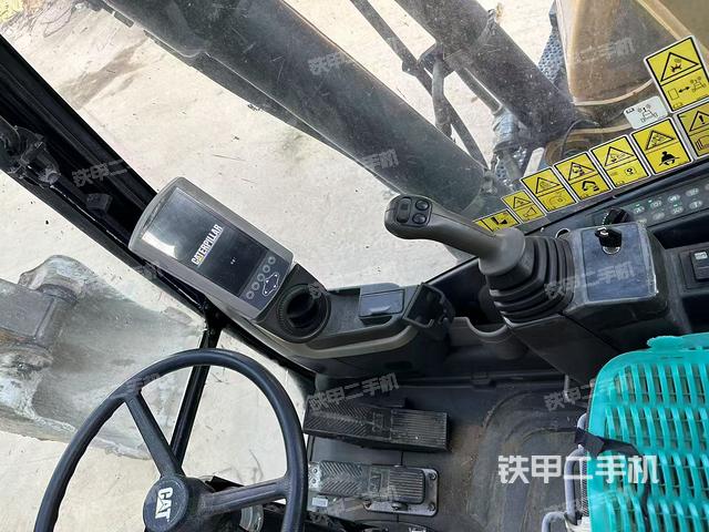 驾驶室整体（整机外观）