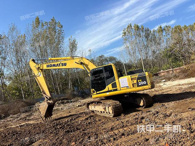 小松PC200-8M0挖掘機(jī)