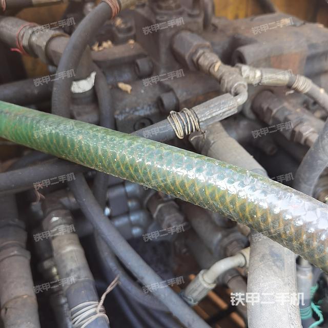 回轉(zhuǎn)馬達(dá)和主控閥（整機(jī)外觀）