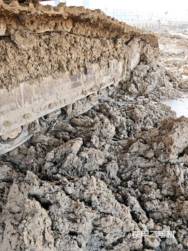 左側(cè)行走馬達(dá)蓋板（行走機(jī)構(gòu)）