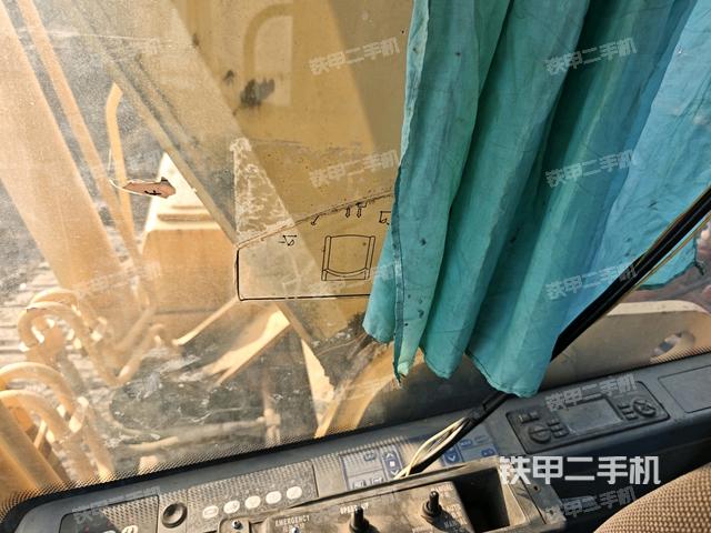 后窗玻璃角標(biāo)（駕駛室部分）