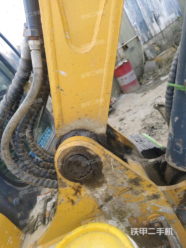 大臂根部?斜（工作和回轉(zhuǎn)裝置）