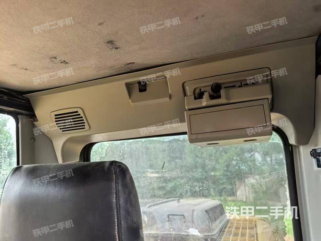 駕駛室頂部（整機(jī)外觀(guān)）