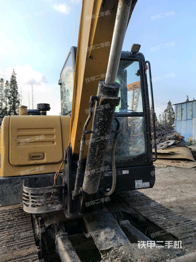 大臂根部?斜（工作和回轉(zhuǎn)裝置）