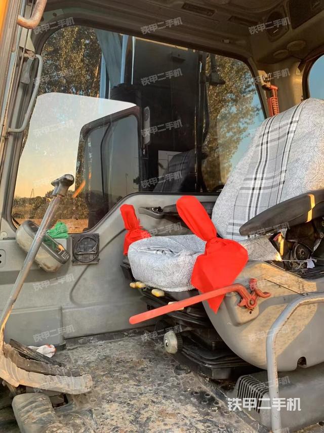 駕駛室整體（整機(jī)外觀）