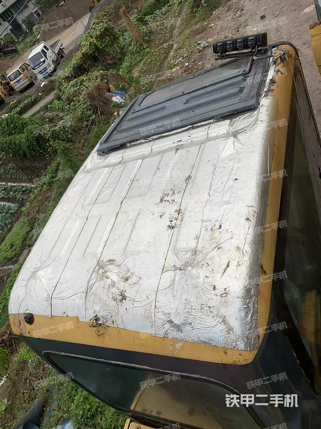 驾驶室顶部（整机外观）