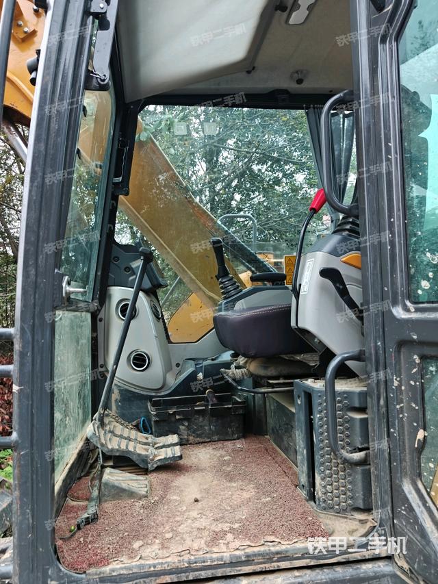 ?駕駛室正側（駕駛室部分）