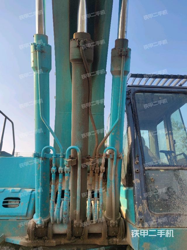 大臂油缸整體?豎拍（工作和回轉(zhuǎn)裝置）