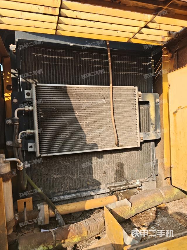 散熱器正面（大件艙室）