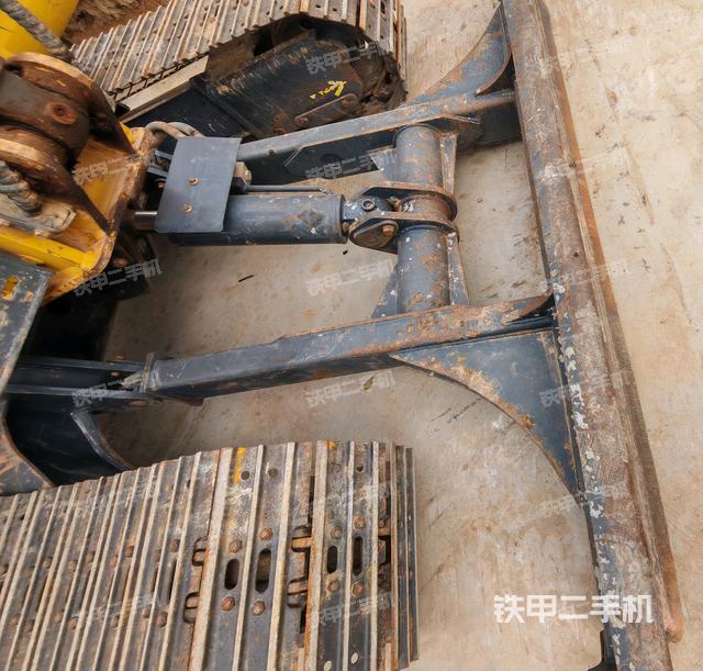 駕駛室頂部（整機外觀）