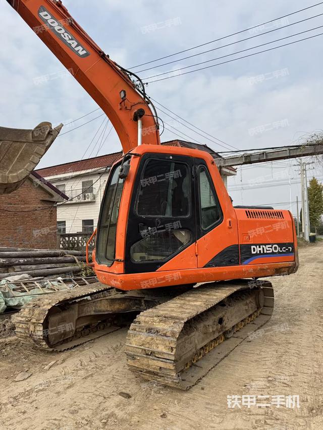 駕駛室整體（整機(jī)外觀）