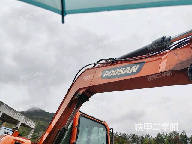 铲斗右后整体（工作和回转装置）