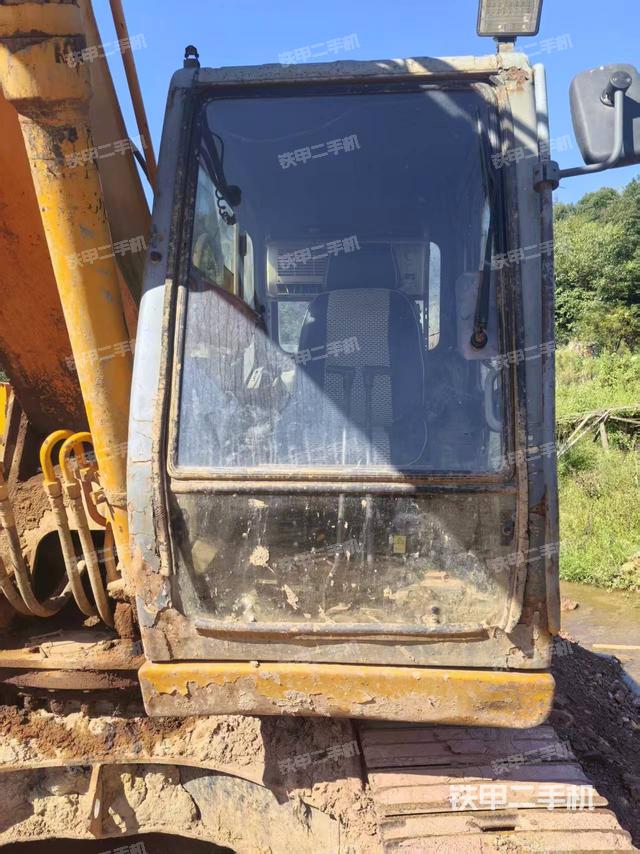 駕駛室整體（整機(jī)外觀）