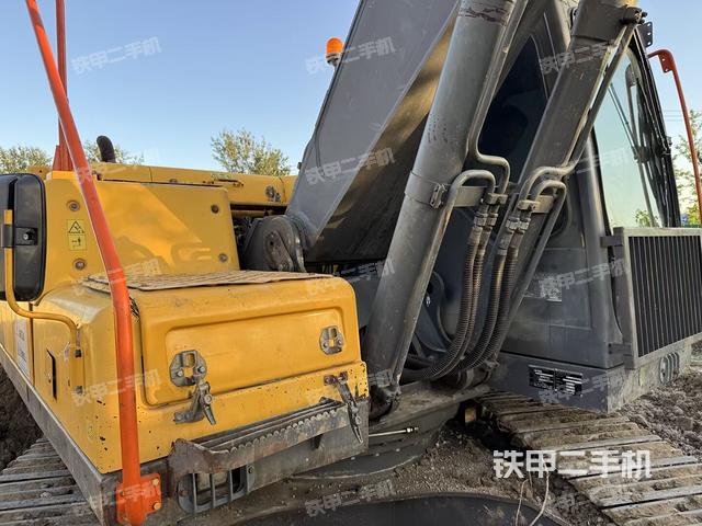 駕駛室整體（整機(jī)外觀）