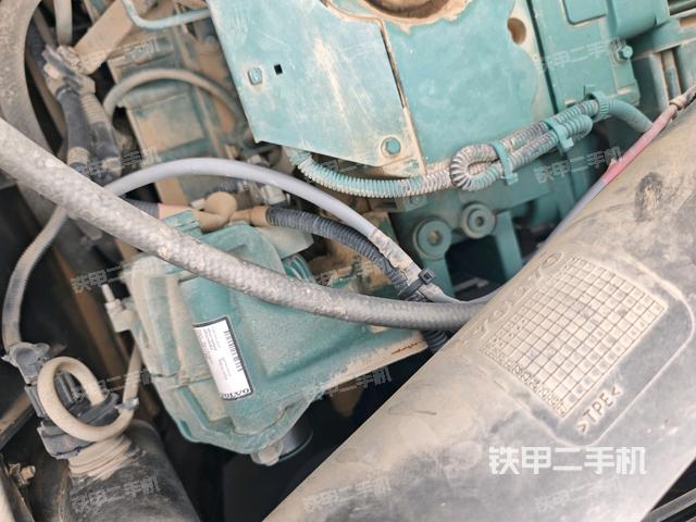 中央回转接头特写（上车部件）