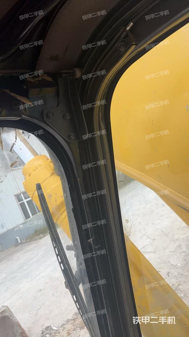 座椅左侧控制台/音响/含左手柄（驾驶室部分）