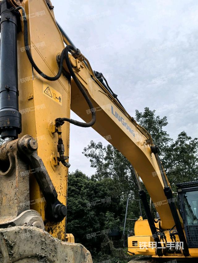 小臂整体左后（工作和回转装置）