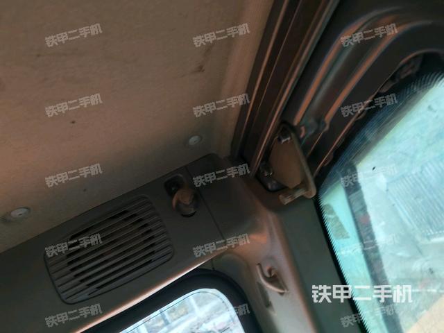 后窗玻璃角标（驾驶室部分）